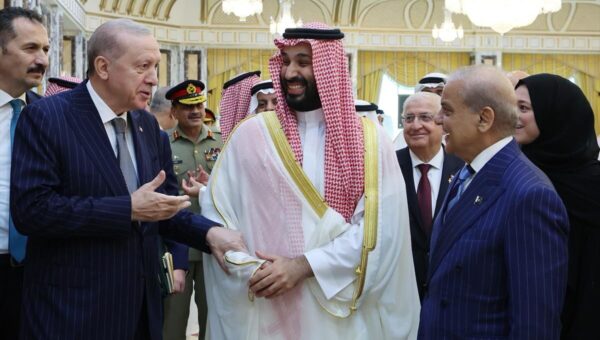 ببینید |  گفتگوی بن سلمان، اردوغان و شهباز شریف پس از امضای توافق سه جانبه مشترک