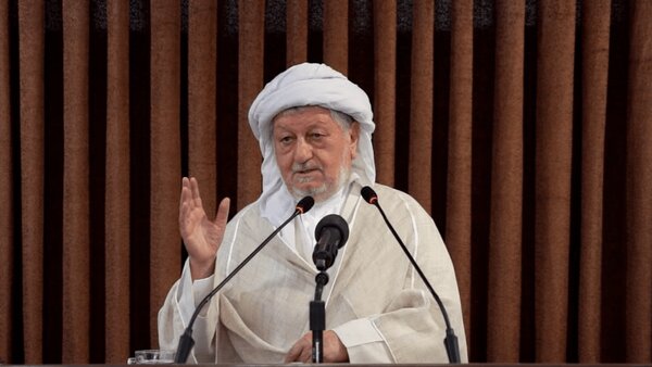 امام جمعه پاوه: فضای «نه جنگ و نه صلح» مردم را در بلاتکلیفی گذاشته است/ دشمنان با ترویج فساد و منکرات در پی تضعیف باورهای دینی و اخلاقی جامعه هستند