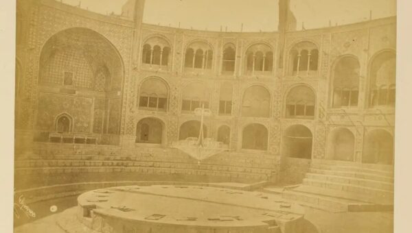 عکس| نمایی از فضای داخلی «تکیه دولت» در دوران ناصرالدین‌شاه
