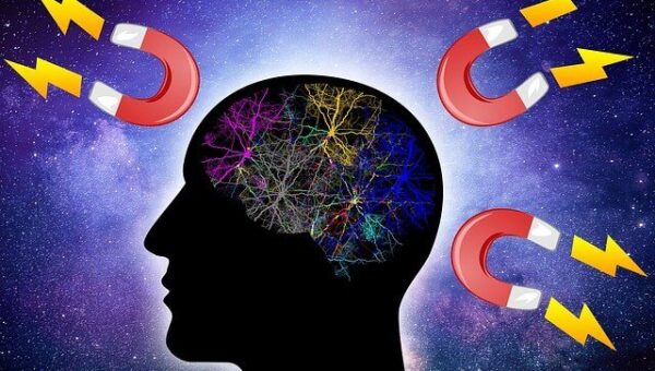قانون جذب چیست؟ آموزش گام‌به‌گام و نکات کلیدی برای استفاده درست از آن