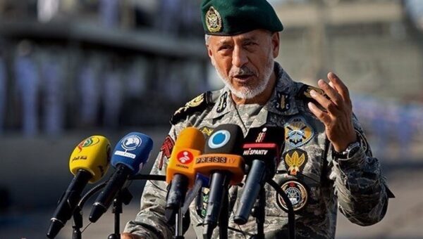 دریادار سیاری: برای مقابله با هر تهدیدی آمادگی کامل داریم/ کاملاً بر تنگه هرمز مسلط هستیم/ اجازه نمی‌دهیم کسی قصد عبور داشته باشد