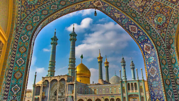 از مدینه تا قم؛ چگونه حضرت معصومه(س) ایمان را به یک حرکت تاریخی تبدیل کرد؟