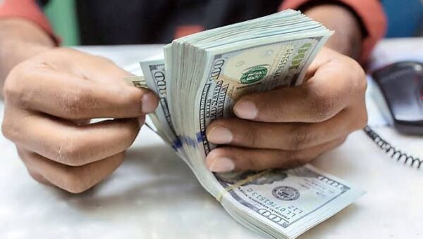 گرانی ارز، فرصت طلایی برای بانک‌های ناتراز؟