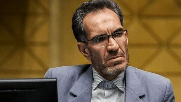 نماینده مجلس: وحدت ایجاد شده را نباید با بگومگوهای بی‌فایده از دست دهیم/ هر انتقاد و بیان اختلاف نظر، حتی اگر بجا هم باشد، در شرایط فعلی ممنوع است