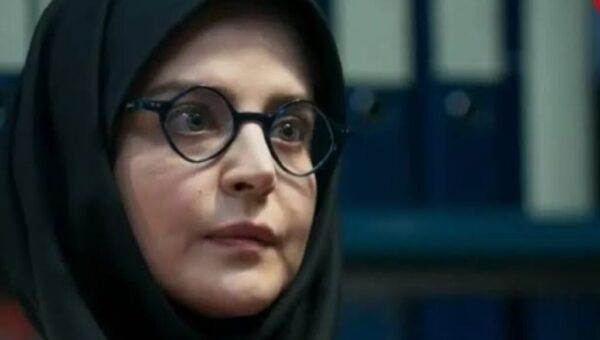 ببینید | زن مهران مدیری در مرد سه هزار چهره: مرد باید پاش بو بده!
