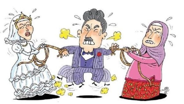 مادر و همسرم مدام جر و بحث دارند؛ می خواهم برای رهایی از این وضع در شهر دیگری زندگ کنم اما مادرم می گوید فعلا بچه ای