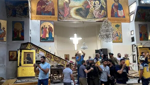 ببینید | انفجار بسته بمب‌گذاری شده در کلیسای مسیحی‌ها در حماه سوریه