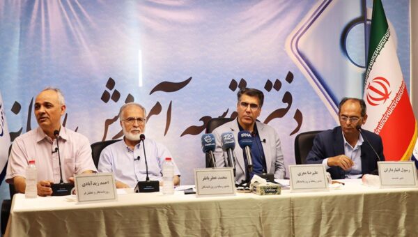 زیدآبادی: آن‌ها که سقوط نظام را می‌خواهند حاضرند هر بلایی سر کشور بیاید / عطریانفر: رسانه‌ها محصول تاب‌آوری روزنامه‌نگاران‌اند، نه حمایت نهاد قدرت