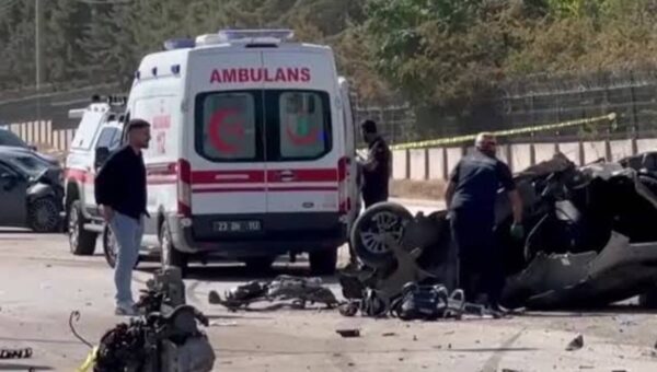 ویدئوی وایرال شده از لحظه تصادف هولناک در جاده چالوس؛ راننده متخلف فاجعه آفرید + فیلم