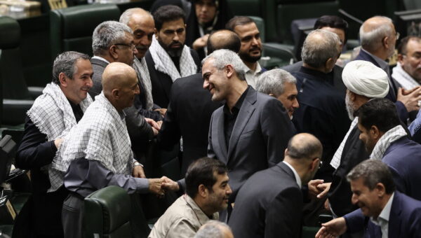 فاطمی: استیضاح وزیر اقتصاد برای استماع حرف‌های او است/ نیک‌بین: موافق استیضاح نیستم/ نصیرپور: رأی اعتماد به وزیر اقتصاد اشتباه بود، استیضاح هم بدتر