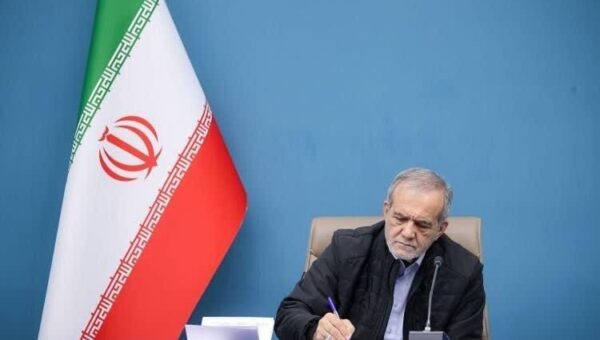 پیام پزشکیان درباره روز شعر/ زبان فارسی، یکی از استوارترین ستون‌های هویت و فرهنگ ایرانی است