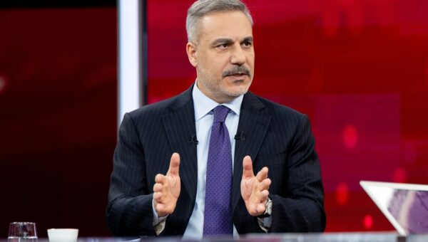 فیدان: با آمریکا و ایران درباره جلوگیری از گسترش جنگ گفتگو کردیم