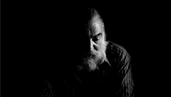 پرویز مشکاتیان؛ صدای سنتور، شعر و اعتراض در موسیقی ایران / قصه زندگی و میراث آهنگساز «بیداد»