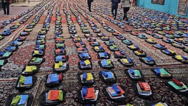 هلال احمر، بیش از ۹ هزار بسته نوشت‌افزار، به دانش‌آموزان مناطق کم‌برخوردار آذربایجان‌غربی توزیع کرد