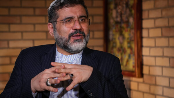 من وقت دارم؛ رونمایی از کتابی درباره رئیس دولت سیزدهم در «بنیاد شهید رئیسی»/ اسماعیلی پاسخ رئیسی درباره «مذاکره با رئیس جمهور وقت آمریکا» را مرور کرد!