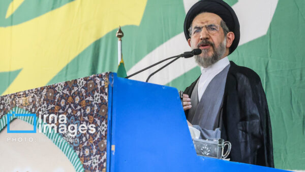 خطیب نماز جمعه تهران از ترجمان نماز در زندگی انسان گفت/ قدردانی ابوترابی فرد از فراجا
